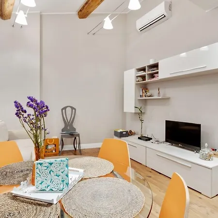 Guesthost - Palazzo Pitti & Ponte Vecchio Cozy Flat *